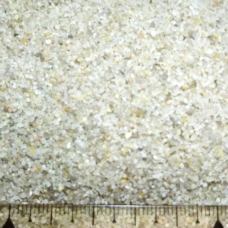 фракционированный кварцевый окатанный песок фракции 0,8-1,2 мм