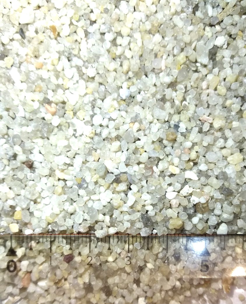 фракционированный кварцевый окатанный песок фракции 1-3 мм